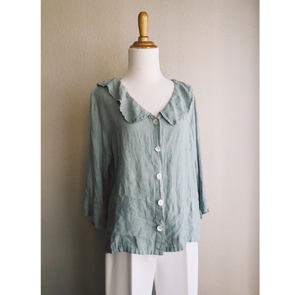 Vintage Tops - ⚫️ Linen Flutter Collar Bell Sleeve Blouse